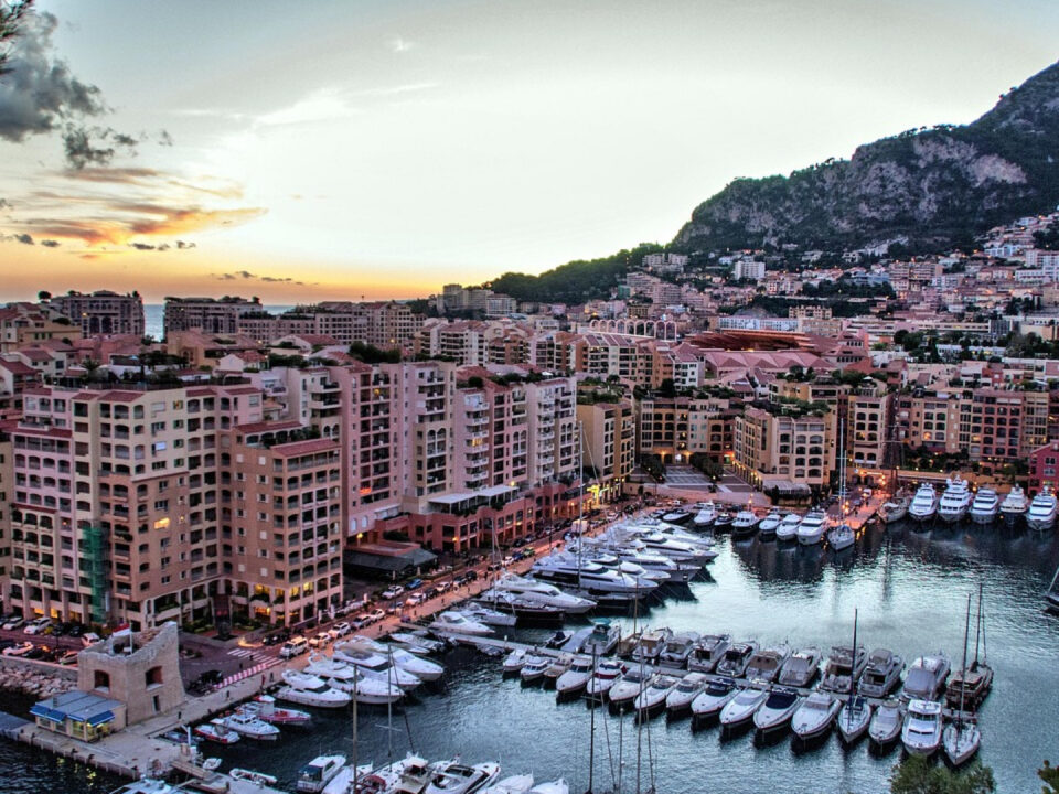 Acheter une villa à Cannes : quartiers, prix et conseils pour bien investir