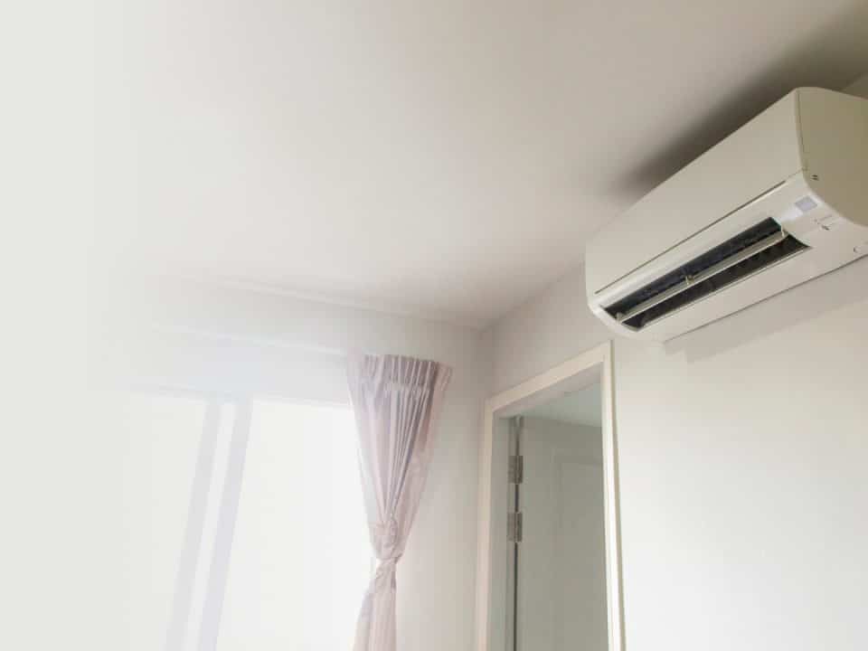 Quelle installation de climatisation privilégier pour améliorer à la fois le confort d’été et le chauffage en hiver ?